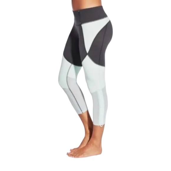 CALIA by Carrie Underwood Pants - Calia By Carrie Underwood Colorblock Capri Cropped Mesh Leggings Size Small